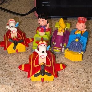 1990s Snoopy and Friends peanuts Toy Vehicle Set